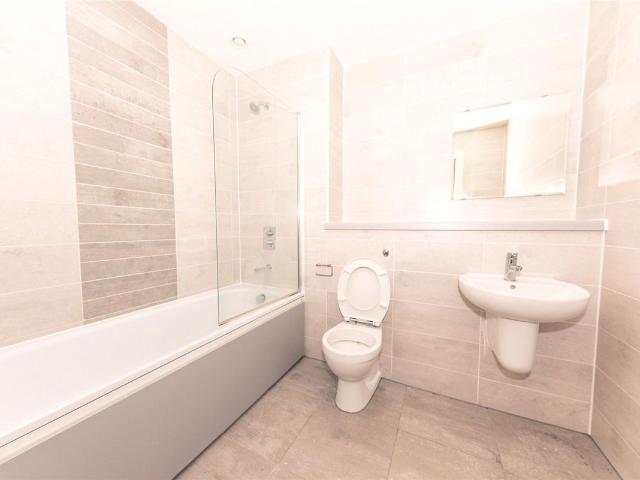 11 Plaza Boulevard, Liverpool L8, 2 bed flat to rent, £1,075 pcm | PrimeLocation