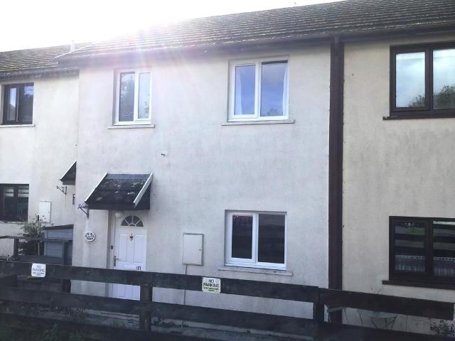11 Queens Court, Narberth. SA67 7AN 3 bed detached house to rent £800 pcm £185 pw