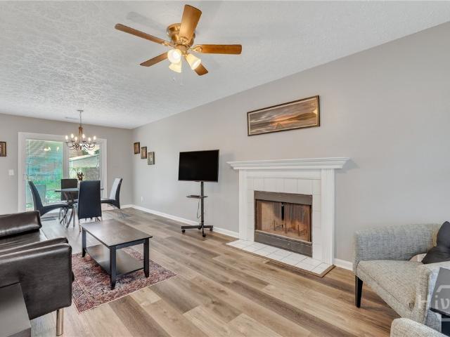 11 Ropemaker Court