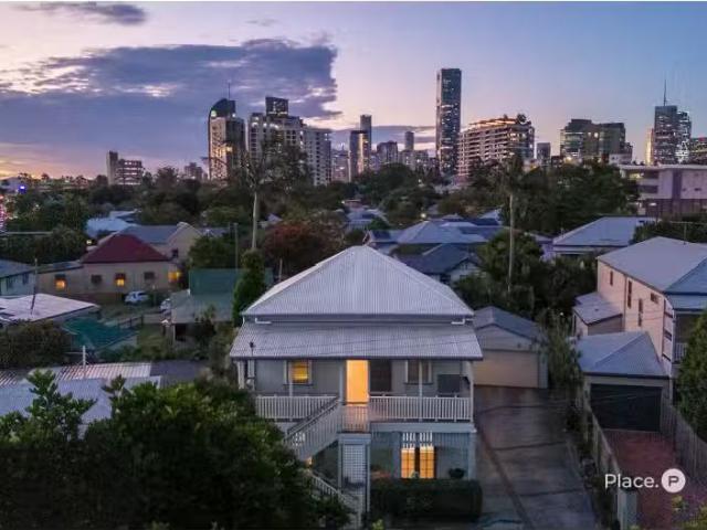 11 Rosina Street, Kangaroo Point House for rent Listed by Tea.