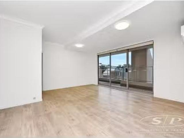 11 Ross St, FOREST LODGE Apartment for rent Listed by Chongyu.