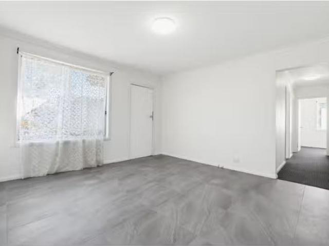 11 Rotorua Street, LETHBRIDGE PARK House for rent Listed by M.