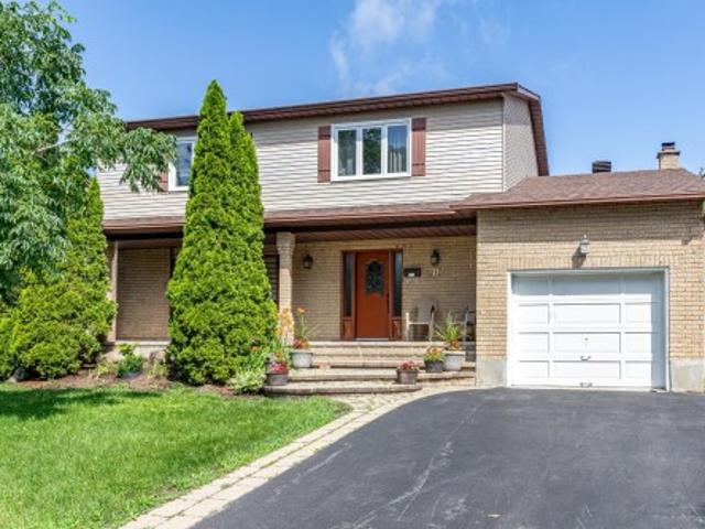 11 Rue Hans Selye, Kirkland, QC, H9J 3W3 house for sale | Listing ID 23818 | Royal LePage