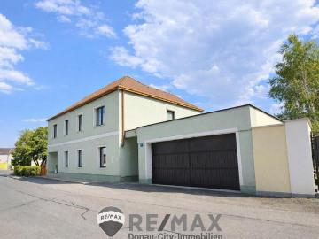 Haus zum Verkauf in 3452 - Parkplatz