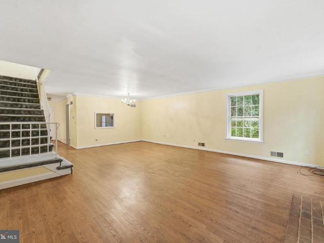 11 Sangamore Court