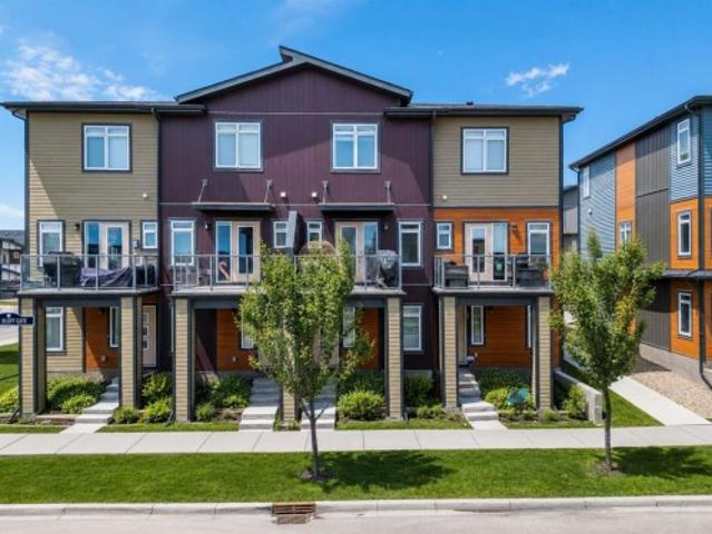 11 Sage Bluff Gate Nw, Calgary, AB, T3R 1T5 townhouse for sale | Listing ID A2352 | Royal LePage