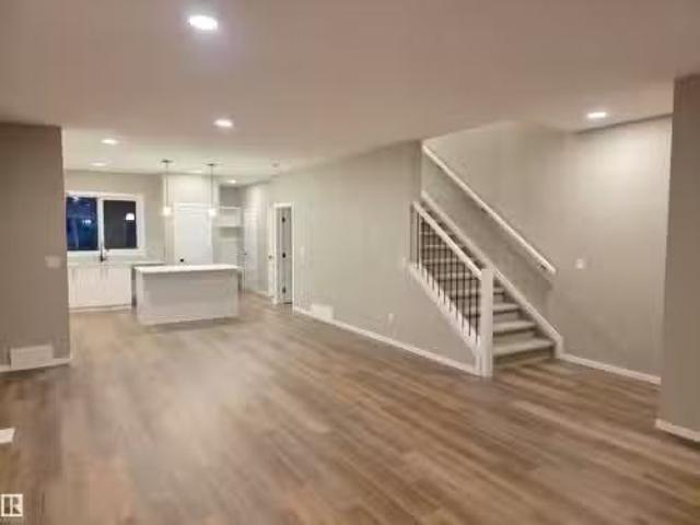11 Sereno Lane, Fort Saskatchewan, AB, T8L 0Z9 house for sal.