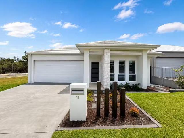 11 Sparrow Road, Warnervale, NSW 2259 House for Rent