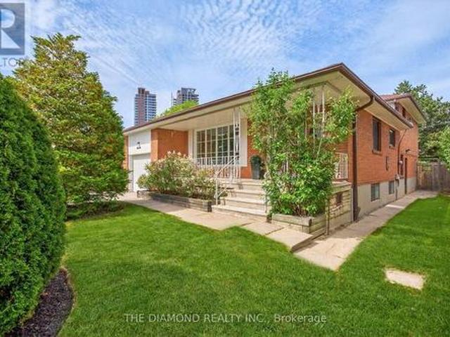 11 Swordbill Drive, Toronto, ON, M9A 4V3 house for sale | Listing ID W13765 | Royal LePage