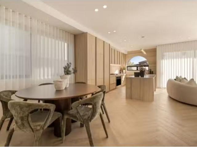 11 Swinbourne Street, Botany House for rent Listed by Kade As.