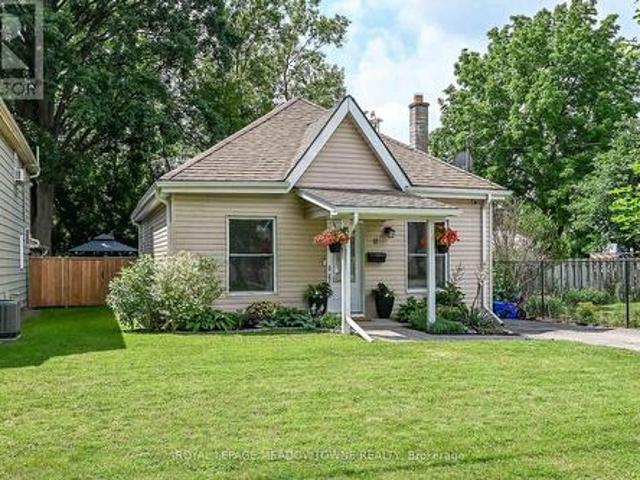 11 Stirton Avenue, Brant, ON, N3T 1E2 house for sale | Listing ID X13574 | Royal LePage