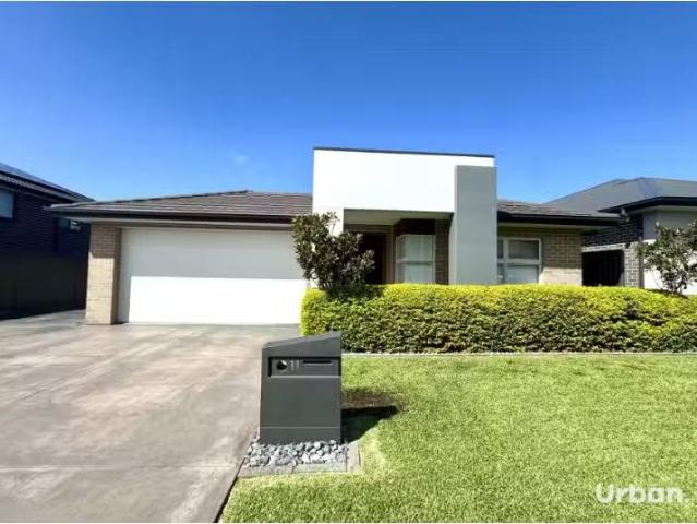 11 Stratton Road, Oran Park House for rent Listed by Thuong H.
