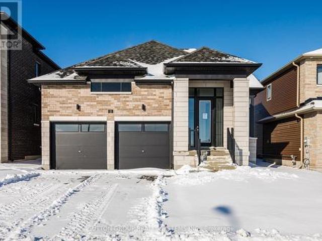11 Sun Valley Avenue, Wasaga Beach, ON, L9Z 0N6 house for sale | Listing ID S13024 | Royal LePage