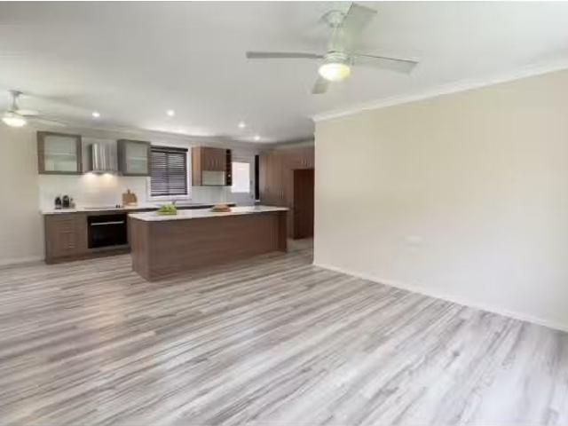 11 Sutton Road, ASHCROFT House for rent Listed by Yousif Rezk.