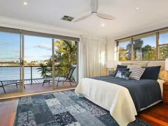 11A Collingwood Avenue, Cabarita, NSW 2137 Duplex / Semi D.