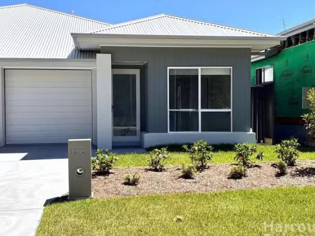 11A Coppice Road, Thrumster, NSW 2444 Duplex / Semi Detach.