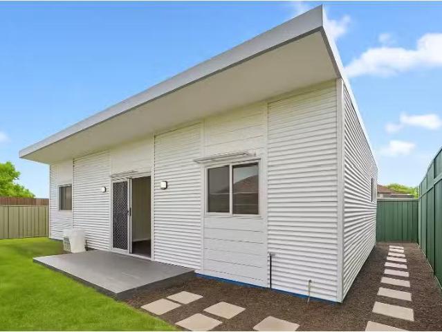 11A Eureka Crescent, Sadleir House for rent Listed by Rental.