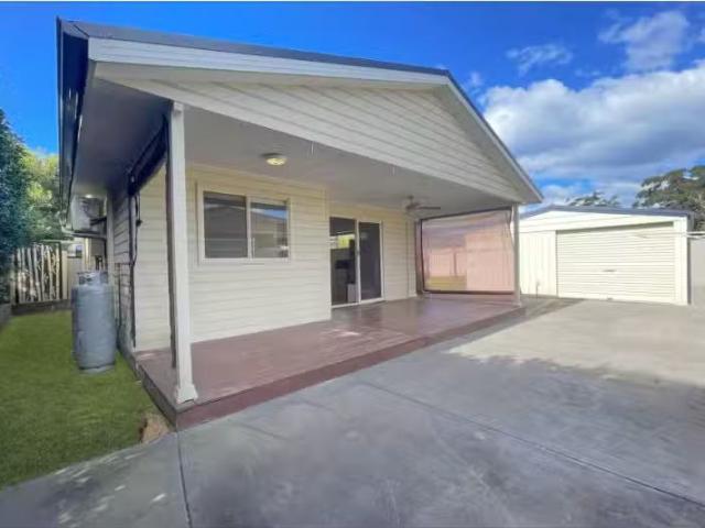 11B Donald Avenue, Umina Beach House for rent Listed by Tamar.