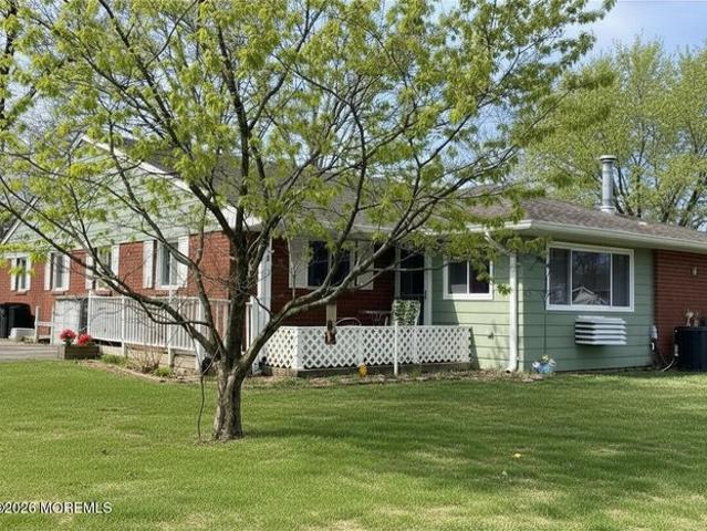 11B Lark St, Manchester, NJ 08759