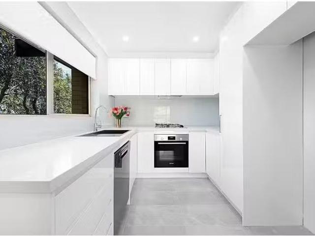11E/19 21 George Street, North Strathfield Apartment for rent.