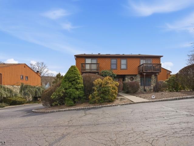 11L Brookside Hts # L