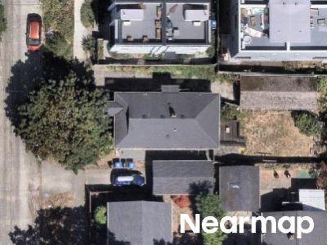 11th Ave NW