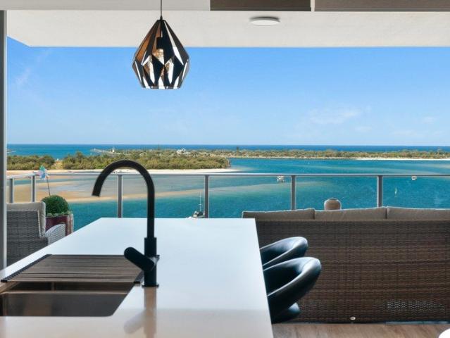 11th Floor Luxury Broadwater Living Owner Bought Elsewhere Private Inspection Only