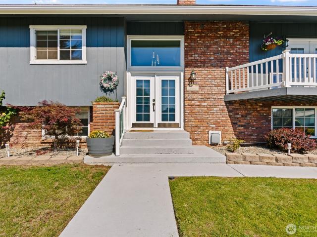 1204 N Vista Road