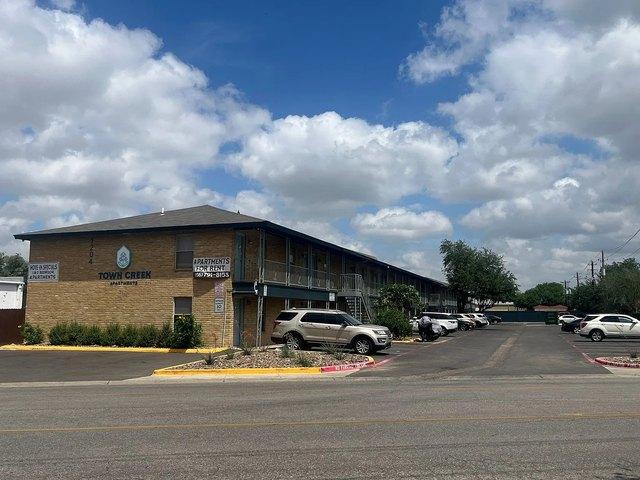 1204 E Hillside Rd, Laredo, TX 78041