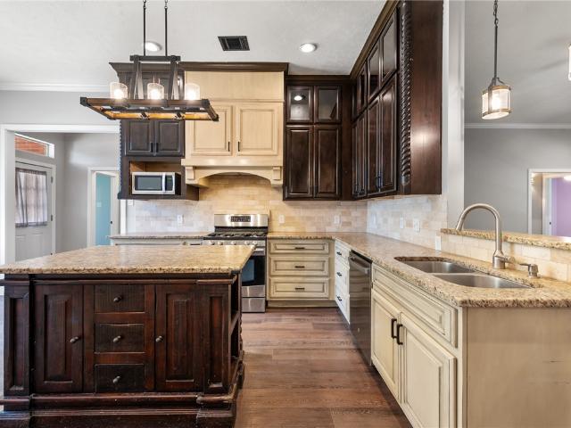 1204 Harrisonburg Lane