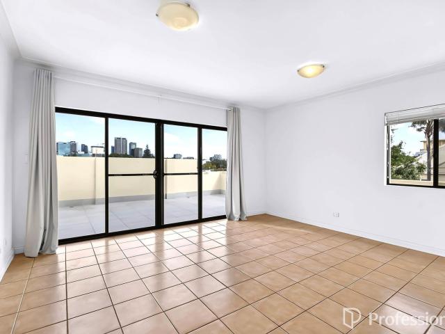 1/204 Lake StreetPerth WA 6000, Australia
