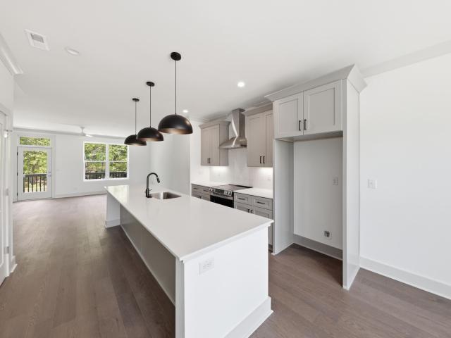 1204 Redwood Road