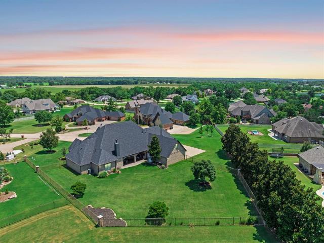 1204 Turnberry Circle