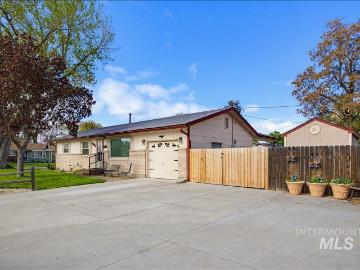 1205 N 6th E