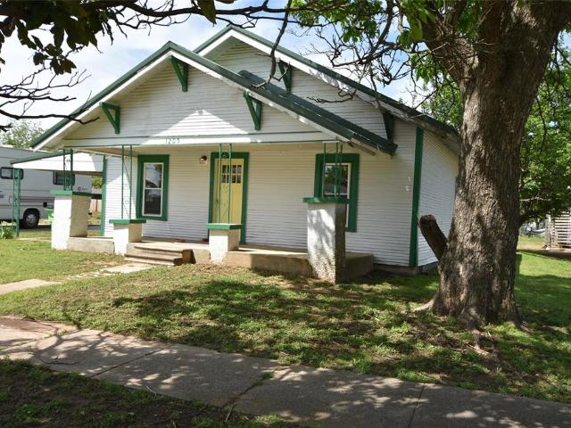 1205 N Barta Avenue