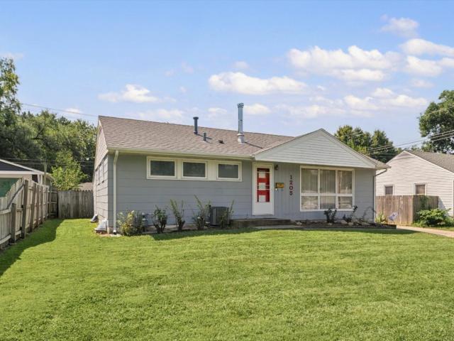 1205 E Fairlawn Drive