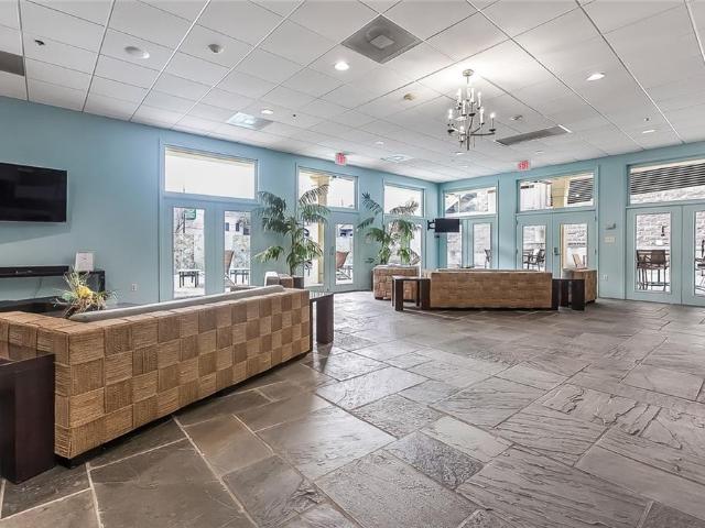 1205 St Charles Avenue # 313