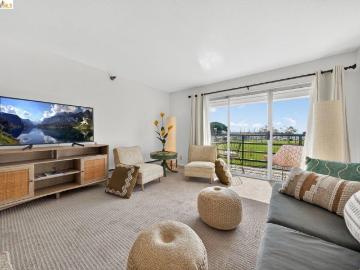 1205 Melville Sq 204
