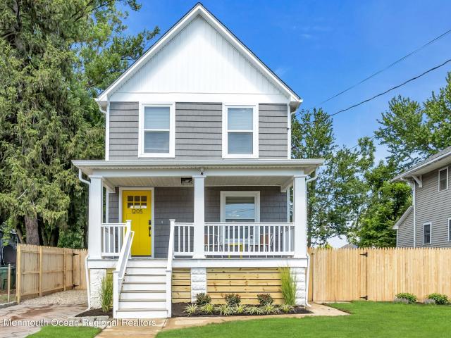 1205 7th Ave, 3 beds, 2 full baths