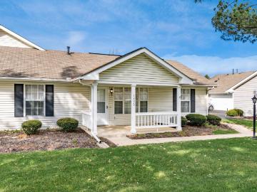 1206 Hillview Circle E