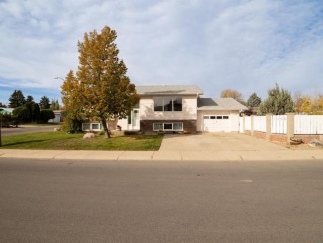 1206 27Th Street North, Lethbridge, AB, T1H 3X9 house for sale | Listing ID A2350 | Royal LePage