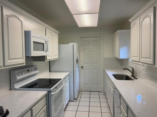 1207 Ash Dr