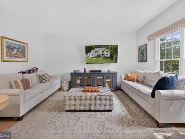 1207 Asquithpines Place