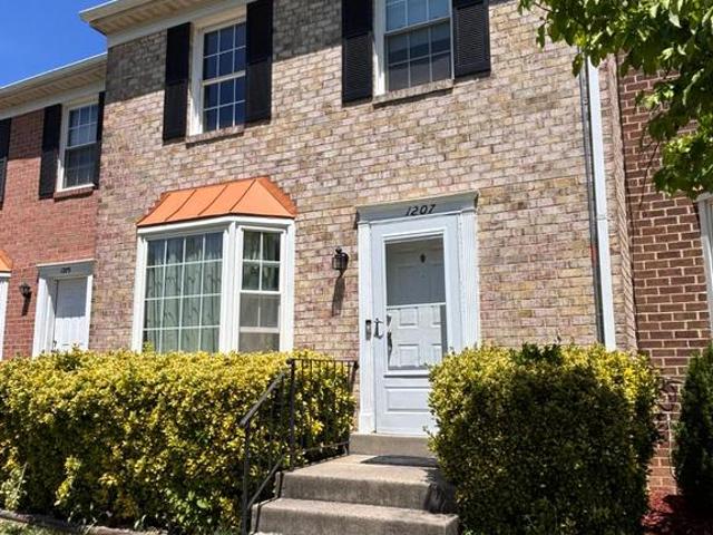 1207 Knoll Mist Lane
