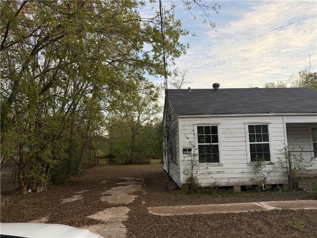 1207 South Drive
