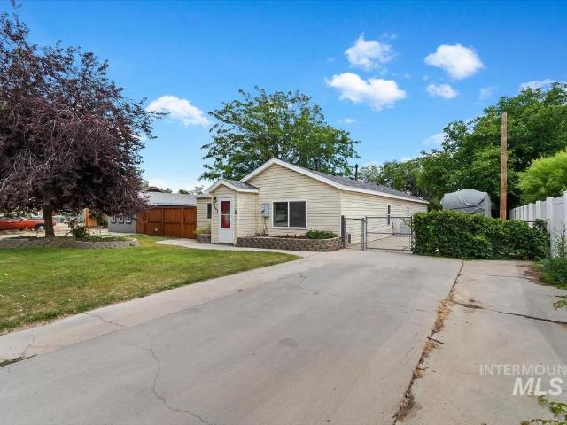 1207 W Willow Ave