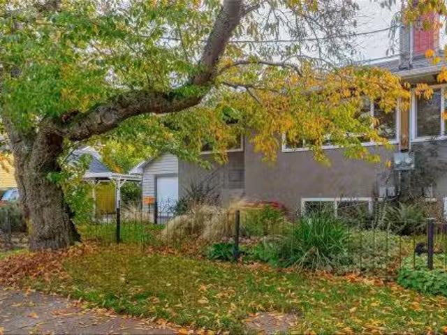 1207 Walnut St, Victoria, BC, V8T 1N3 house for sale Listin.