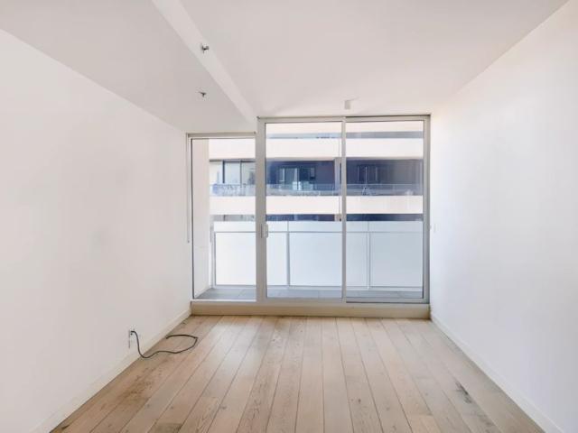 1208/7 Claremont Street, Melbourne