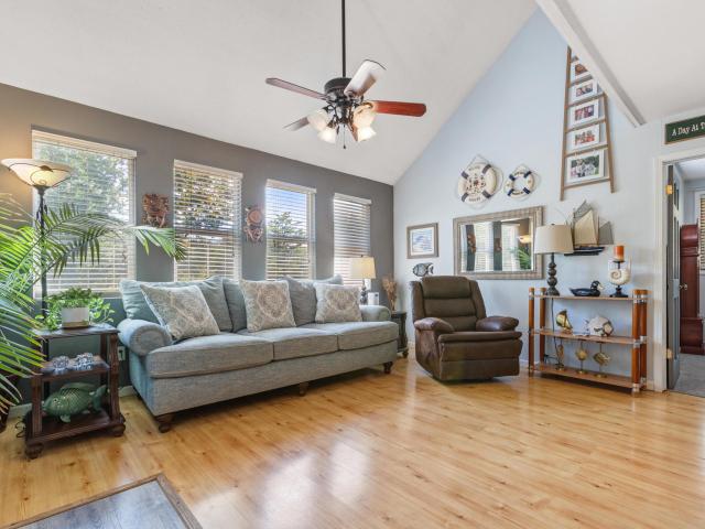 1208 Bear Den