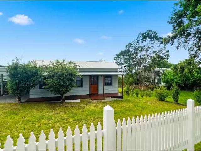 1208 Bells Line Of Road, Kurrajong Heights House for rent Lis.